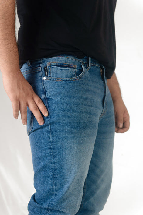 Slim Straight Medium Wash