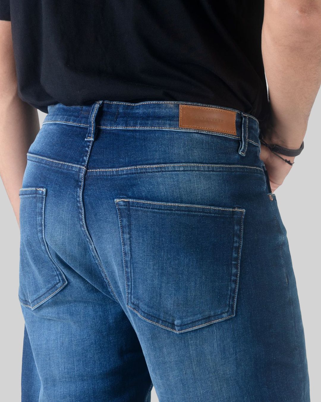 Relaxed Straight Dark Blue Wash