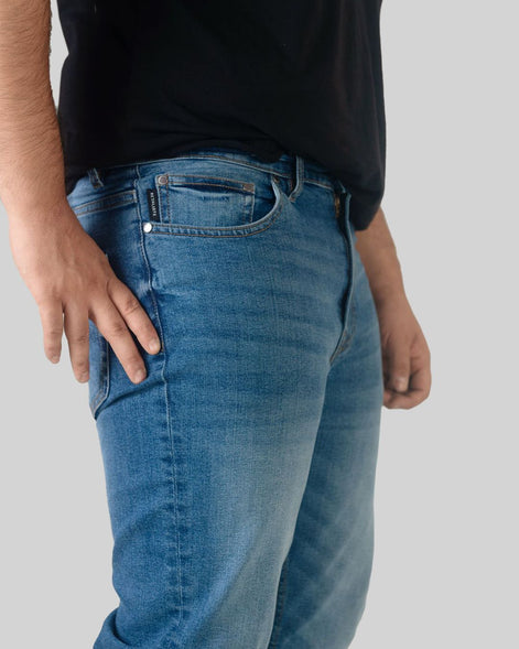 Slim Straight Medium Wash