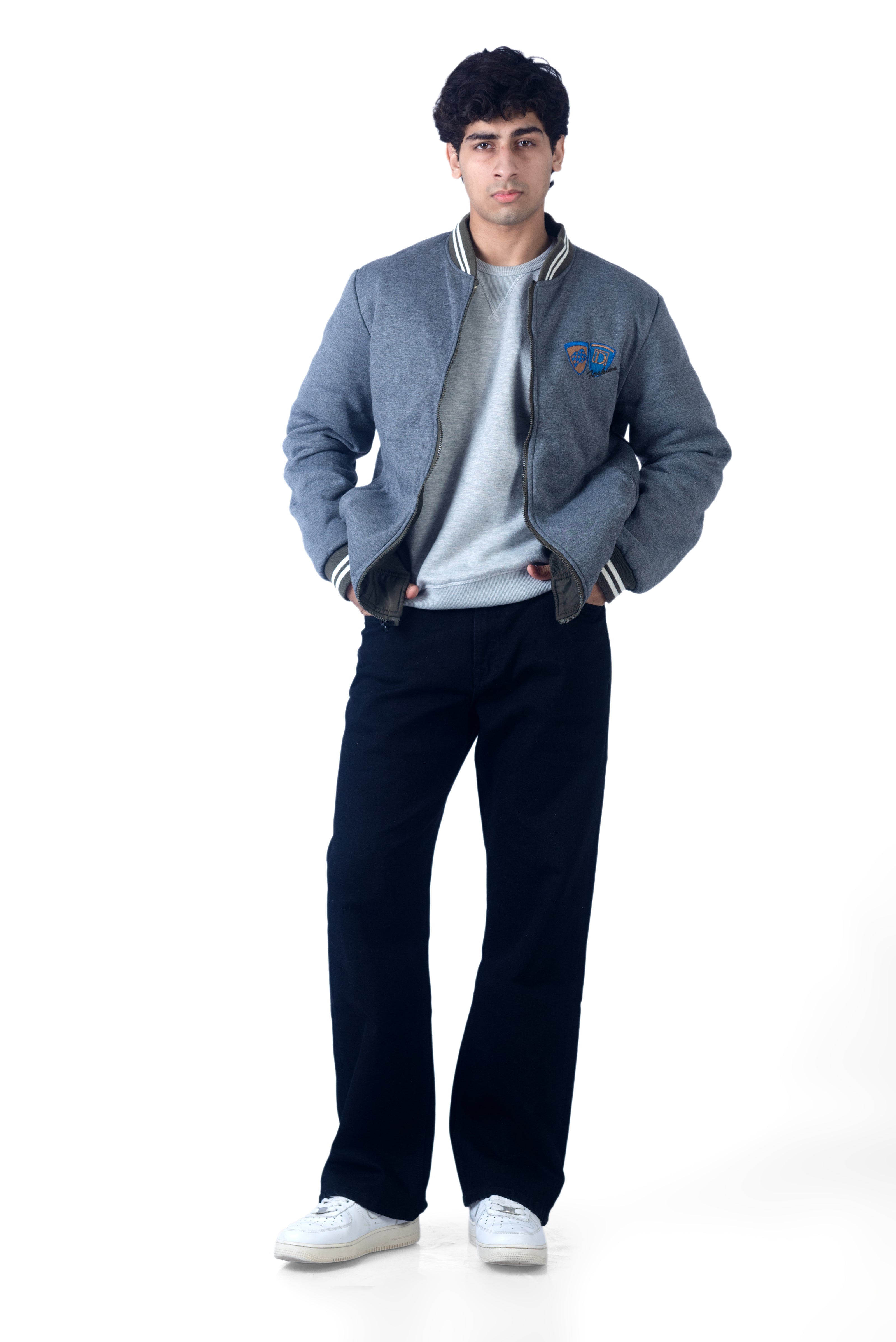 STRAIGHT FIT BLACK JEANS